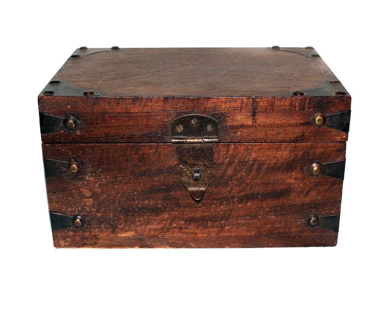 Styling Your Wood Box Bed