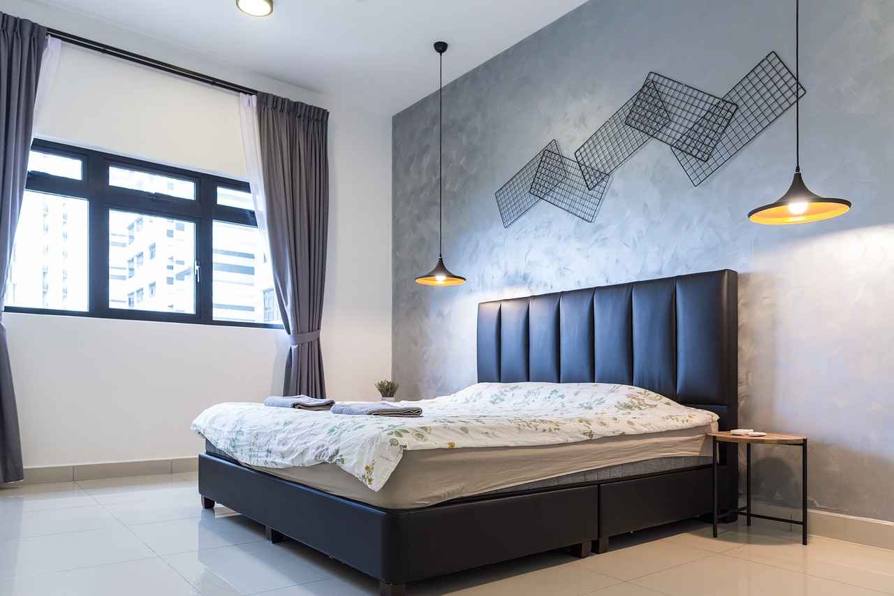 Best Bed Designs for Small Bedrooms: Maximize Your Space with Style 9 9. Platform Beds: A Modern Choice