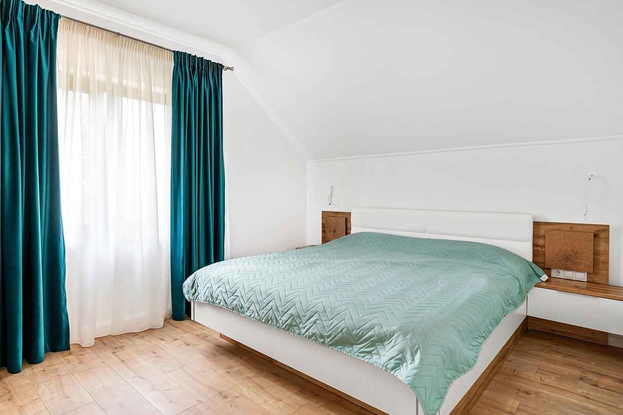 7. Luxury Beds with Upholstered Headboards