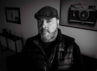 Creative Wall Design Behind Bed to Elevate Your Decor Creative Wall Design Behind Bed to Elevate Your Decor