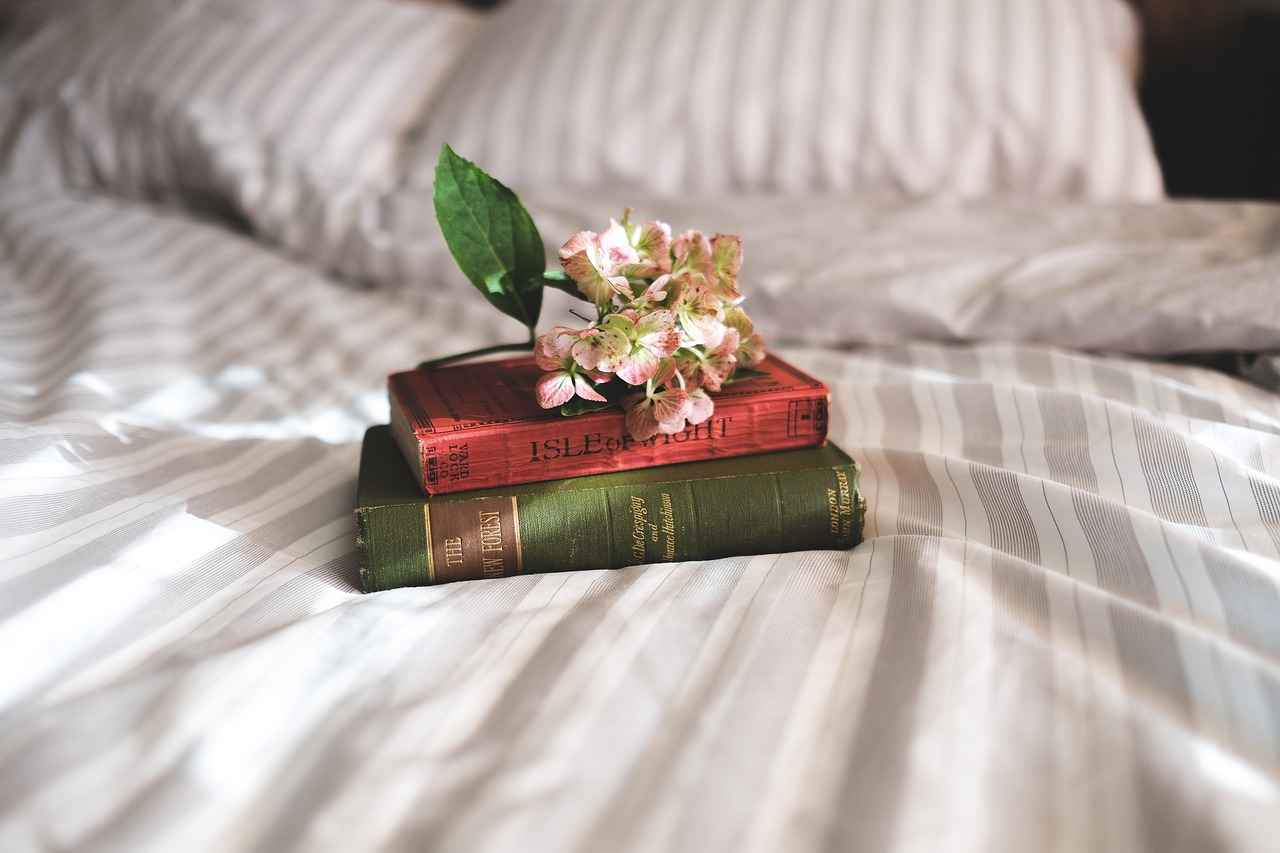 6. Multifunctional Bed Heads: Style Meets Utility