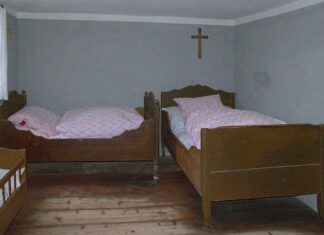 Functional & Stylish Bed and Dressing Table Design Ideas Functional & Stylish Bed and Dressing Table Design Ideas