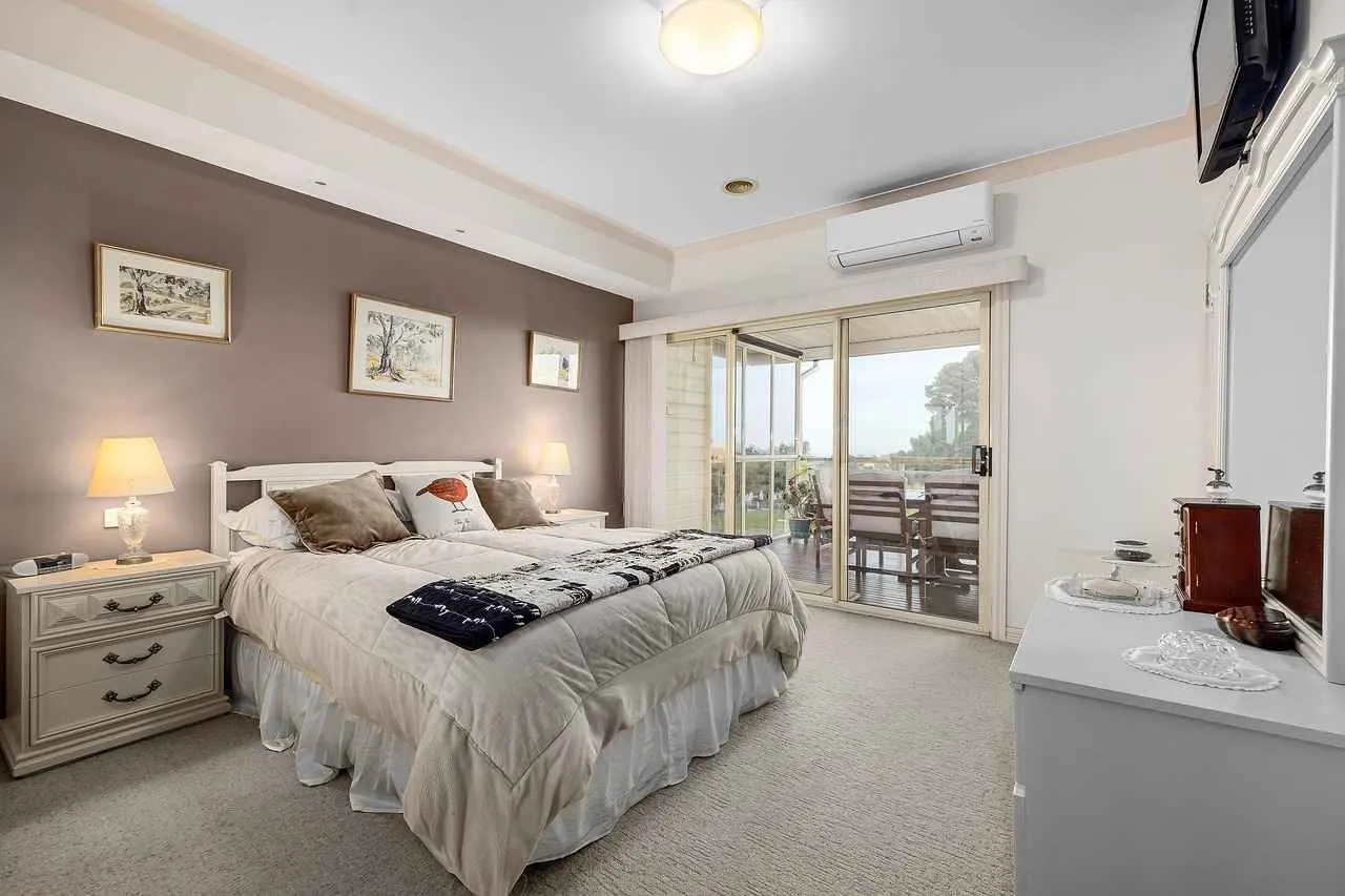 Luxury Bed Designs for a High-End Bedroom Experience Luxury Bed Designs for a High-End Bedroom Experience