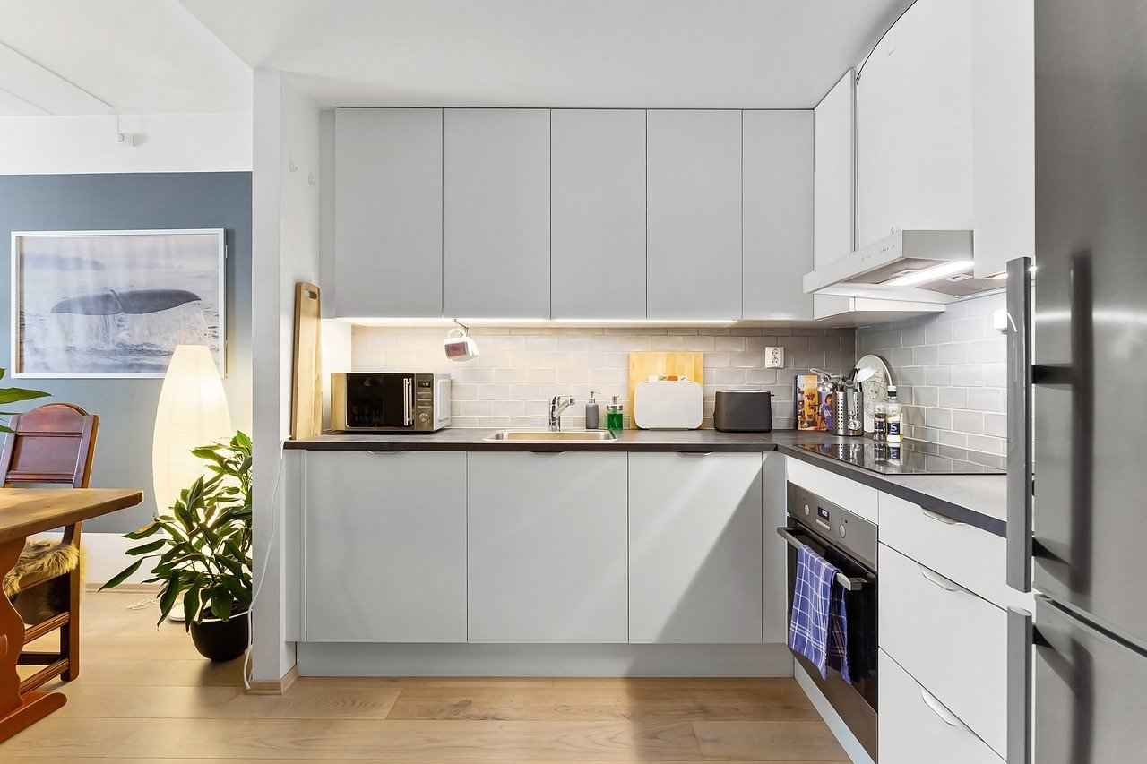 Types of Wood Used in Luxury Beds