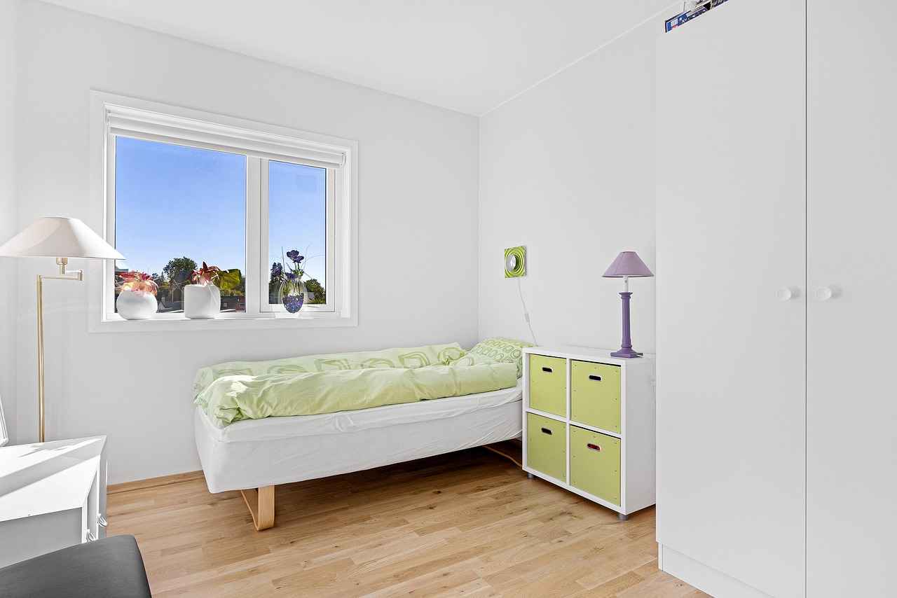 Modern Bed Designs with Storage: The Perfect Space-Saving Solutions 11 11. How to Style Your Storage Bed