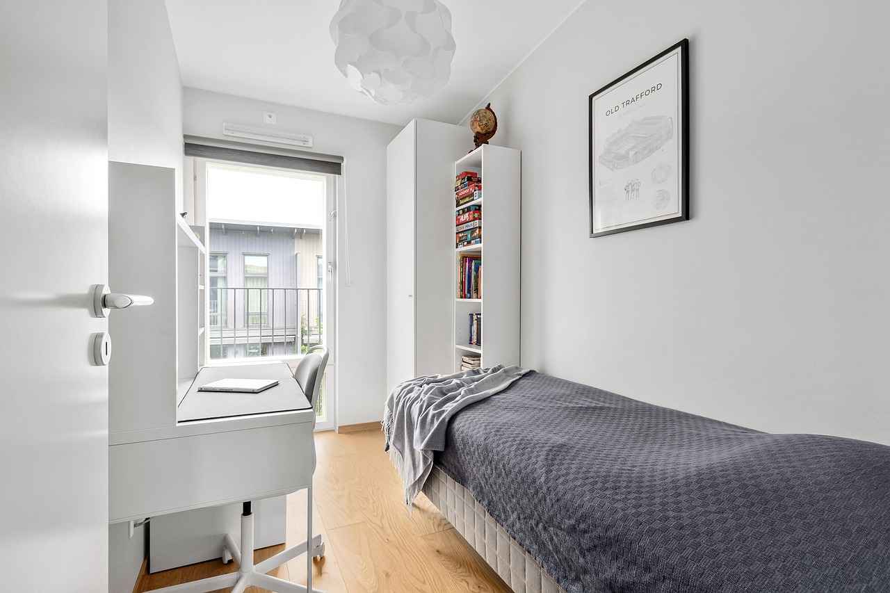 Simple Yet Stylish Normal Bed Design Ideas for Everyday Comfort 6 Incorporating Storage Solutions Under the Bed