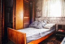 Stunning Sagwan Double Bed Design for a Luxurious Feel Stunning Sagwan Double Bed Design for a Luxurious Feel