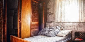 Stunning Sagwan Double Bed Design for a Luxurious Feel Stunning Sagwan Double Bed Design for a Luxurious Feel