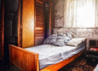 Stunning Sagwan Double Bed Design for a Luxurious Feel Stunning Sagwan Double Bed Design for a Luxurious Feel