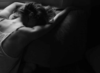 Stylish Plywood Bed Designs for a Modern, Minimalistic Bedroom Stylish Plywood Bed Designs for a Modern, Minimalistic Bedroom