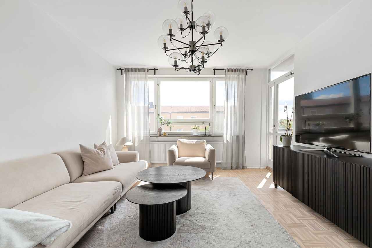 The Best Bed Design Ideas for a Small Guest Room 7 7. Smart Use of Vertical Space