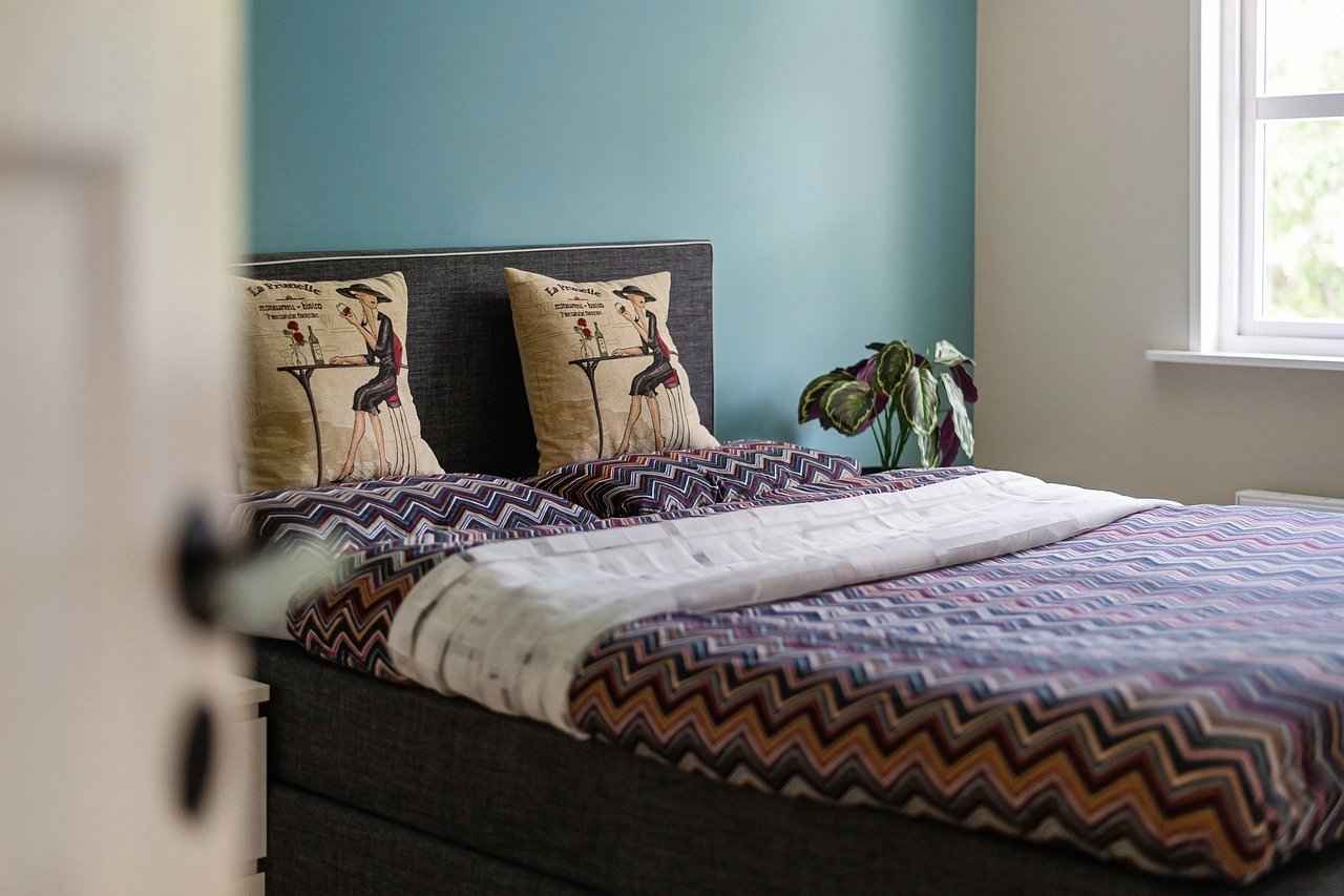 Accessorizing Your Luxury Bed