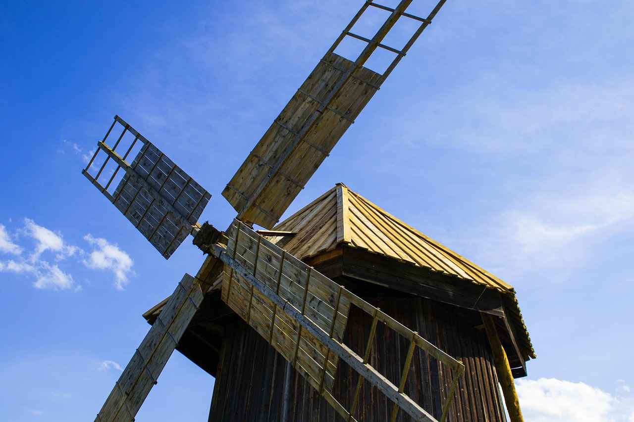 The Best Wooden Bed Designs for a Rustic, Cozy Home 6 6. Reclaimed Wood Bed Designs