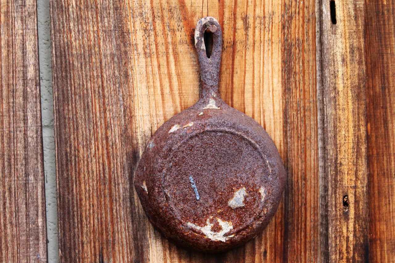 The Best Wooden Bed Designs for a Rustic, Cozy Home 2 2. Sleigh Bed Design