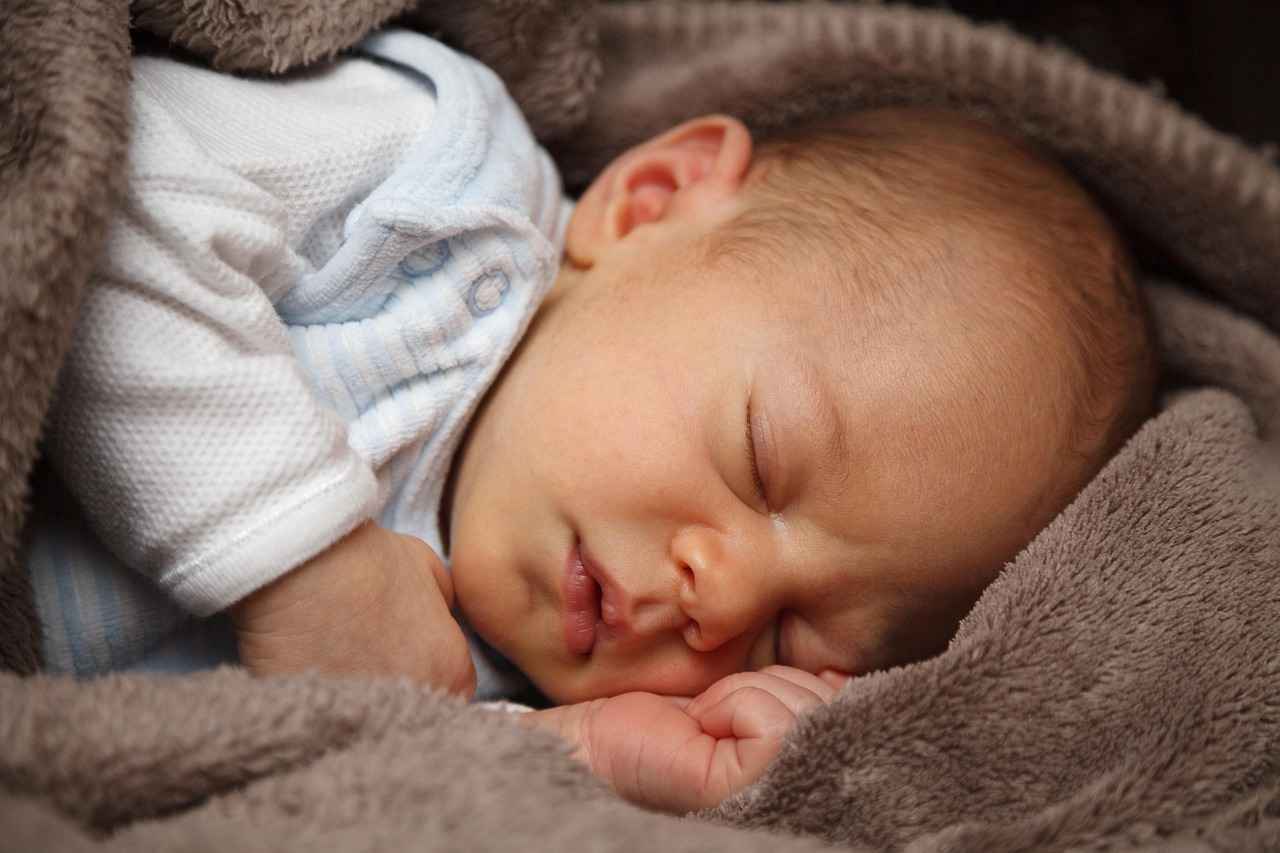 Choosing the Right Mattress for Your Baby Bed