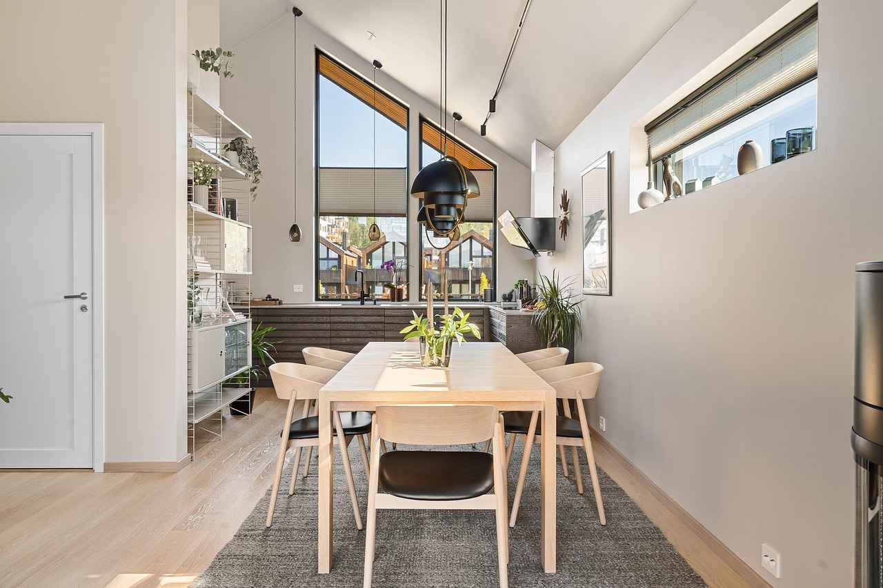 Timeless Wooden Bed Designs for Your Bedroom: Top Picks 5 5. Vintage Wooden Bed Styles