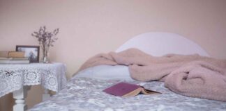 Trendy & Stylish Double Bed Headboard Design Inspirations Trendy & Stylish Double Bed Headboard Design Inspirations