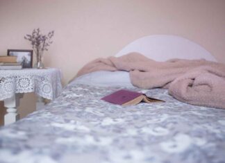 Trendy & Stylish Double Bed Headboard Design Inspirations Trendy & Stylish Double Bed Headboard Design Inspirations